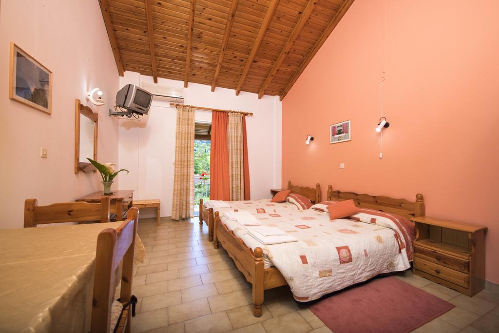 Skevoulis Studios Benitses  Kamer foto